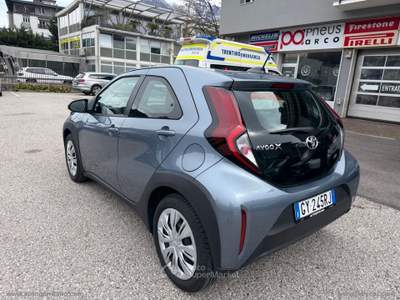 Toyota Aygo Aygo X 1.0 VVT-i 72 CV 5p. ACTIVE S-CVT Grigio usata Arco