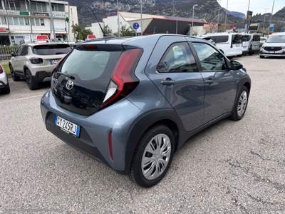 Toyota Aygo Aygo X 1.0 VVT-i 72 CV 5p. ACTIVE S-CVT Grigio usata Arco