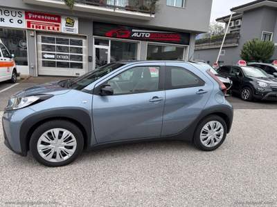 Toyota Aygo Aygo X 1.0 VVT-i 72 CV 5p. ACTIVE S-CVT Grigio usata Arco