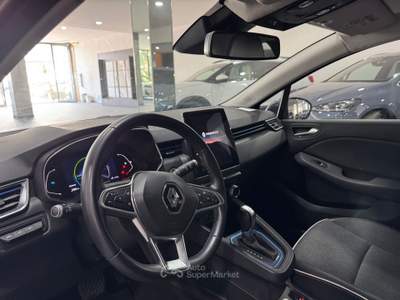 Renault Clio 1.6 E-Tech hybrid Intens 140cv auto Grigio usata Pozzuoli