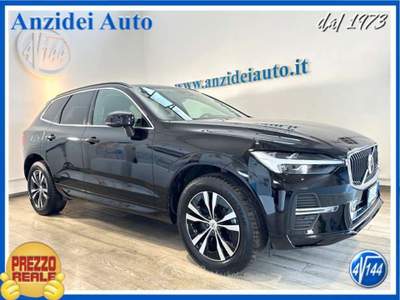 Volvo XC60 B4 (d) AWD Geartronic Momentum Pro Nero usata Roma