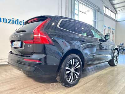 Volvo XC60 B4 (d) AWD Geartronic Momentum Pro Nero usata Roma