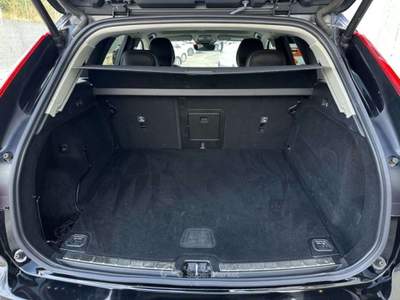 Volvo XC60 B4 (d) AWD Geartronic Momentum Pro Nero usata Roma