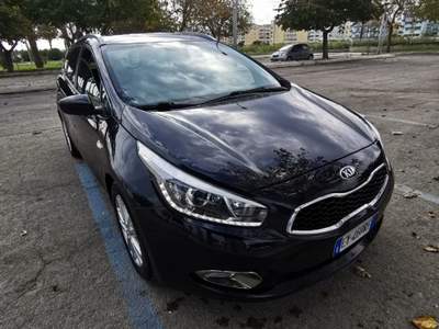 Kia Ceed Sportswagon cee'd 1.6 CRDi 128 CV SW Stop&Go high tech Nero usata Barletta