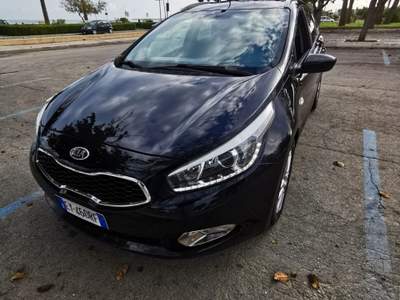 Kia Ceed Sportswagon cee'd 1.6 CRDi 128 CV SW Stop&Go high tech Nero usata Barletta