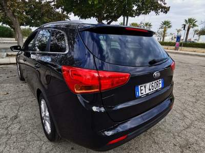 Kia Ceed Sportswagon cee'd 1.6 CRDi 128 CV SW Stop&Go high tech Nero usata Barletta