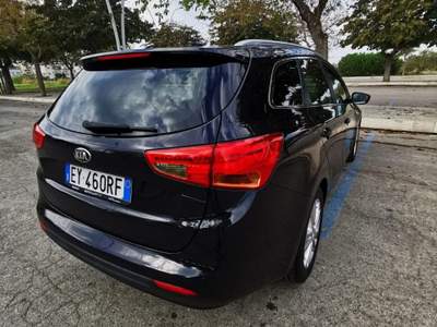 Kia Ceed Sportswagon cee'd 1.6 CRDi 128 CV SW Stop&Go high tech Nero usata Barletta
