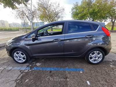 Ford Fiesta 5p. Bz.- GPL Titanium - 2017 Grigio usata Barletta