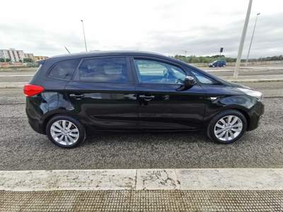Kia Carens 136 CV Auto Class 2015 Nero usata Barletta