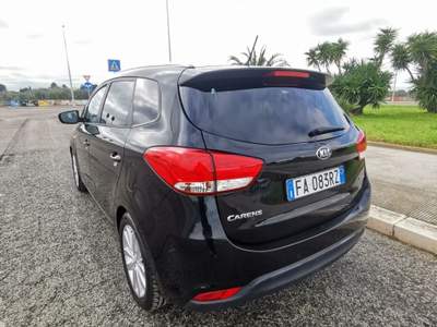 Kia Carens 136 CV Auto Class 2015 Nero usata Barletta