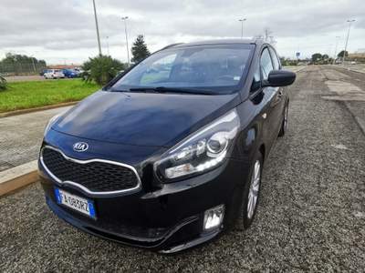 Kia Carens 136 CV Auto Class 2015 Nero usata Barletta