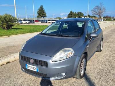 Fiat Grande Punto 5P. Dynamic NEOPATENTATI Grigio usata Barletta