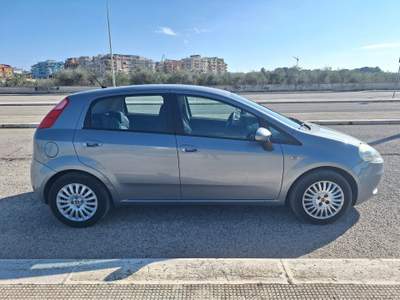 Fiat Grande Punto 5P. Dynamic NEOPATENTATI Grigio usata Barletta