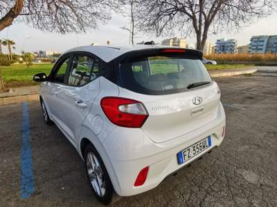 Hyundai i10 Tech A/T solo km.39000 Bianco usata Barletta