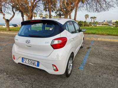 Hyundai i10 Tech A/T solo km.39000 Bianco usata Barletta