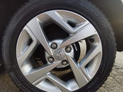 Hyundai i10 Tech A/T solo km.39000 Bianco usata Barletta