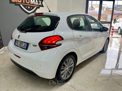Peugeot 208 2015 1.6 BlueHDi 75cv Allure PREZZO PROMO Bianco usata Cerignola
