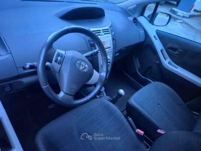 Toyota Yaris Yaris 1.0 5 porte Grigio usata Lecco