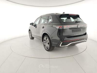 Volkswagen Tiguan 2.0 TDI 193 CV DSG 4MOTION R-Line Plus Nero usata Capua