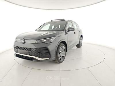 Volkswagen Tiguan 2.0 TDI 193 CV DSG 4MOTION R-Line Plus +TETTO APRIBILE Grigio usata Capua