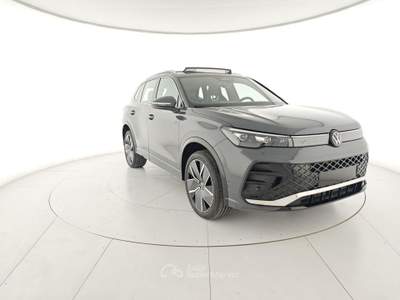 Volkswagen Tiguan 2.0 TDI 193 CV DSG 4MOTION R-Line Plus +TETTO APRIBILE Grigio usata Capua