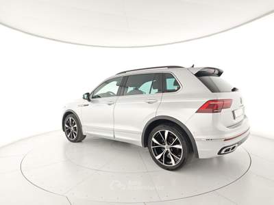 Volkswagen Tiguan 2.0 TDI 200 CV SCR DSG 4MOTION R-Line Argento usata Capua