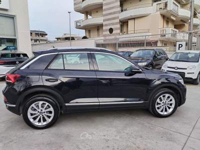 Volkswagen T-Roc 1.0 tsi Style 115cv -IQ Light-IQ Drive-Tech Pack- Nero usata Francavilla al Mare