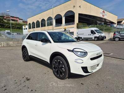 Fiat 600 Hybrid 110 CV DCT MHEV La Prima Bianco usata Medesano