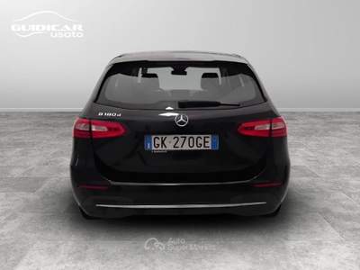 Mercedes-Benz Classe B 180 D Sport 8G-DCT Nero usata Lucca