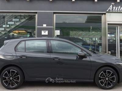 Volkswagen Golf 1.0 Tsi Life 110cv Led+Pack Luci Grigio usata Trentola Ducenta