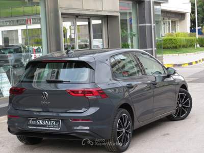Volkswagen Golf 1.0 Tsi Life 110cv Led+Pack Luci Grigio usata Trentola Ducenta