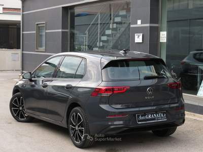 Volkswagen Golf 1.0 Tsi Life 110cv Led+Pack Luci Grigio usata Trentola Ducenta