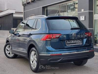 Volkswagen Tiguan 2.0 TDI 150CV SCR DSG 4MOTION Life Blu/Azzurro usata Trentola Ducenta