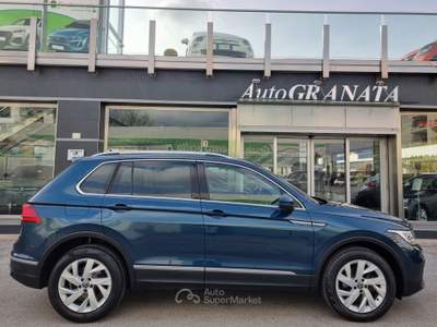 Volkswagen Tiguan 2.0 TDI 150CV SCR DSG 4MOTION Life Blu/Azzurro usata Trentola Ducenta