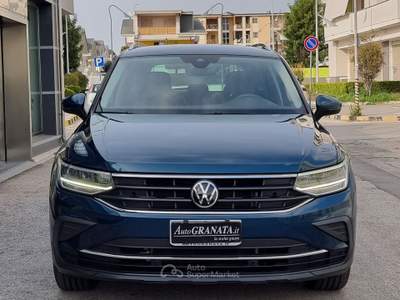 Volkswagen Tiguan 2.0 TDI 150CV SCR DSG 4MOTION Life Blu/Azzurro usata Trentola Ducenta