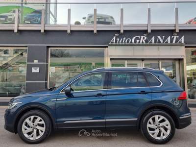 Volkswagen Tiguan 2.0 TDI 150CV SCR DSG 4MOTION Life Blu/Azzurro usata Trentola Ducenta