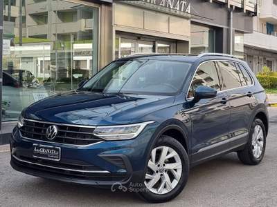 Volkswagen Tiguan 2.0 TDI 150CV SCR DSG 4MOTION Life Blu/Azzurro usata Trentola Ducenta