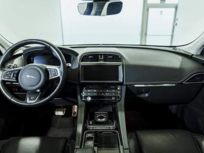 Jaguar F-Pace 2.0 D 180 CV AWD aut. R-Sport Bianco usata Padova