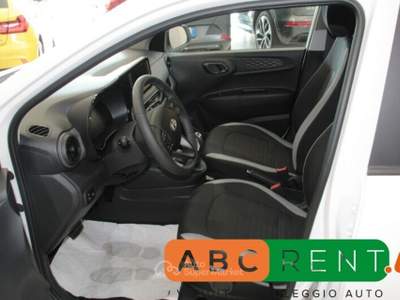 Hyundai i10 i10 1.0 MPI AT Connectline Bianco usata Cernusco sul Naviglio