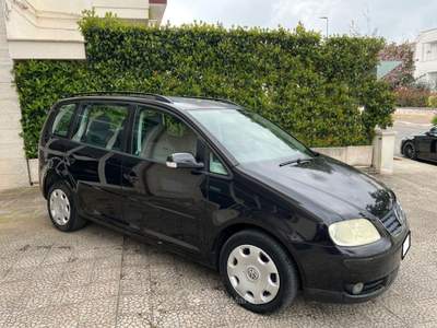 Volkswagen Touran 1.9 TDI 101CV Nero usata Alberobello