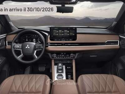 Mitsubishi Outlander 2.4L 4WD PHEV Intense Argento usata Pieve di Cento