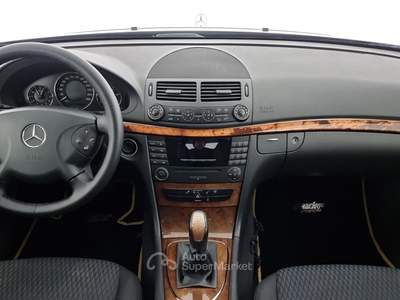 Mercedes-Benz Classe E E 220 cdi Elegance Nero usata Reggio nell'Emilia
