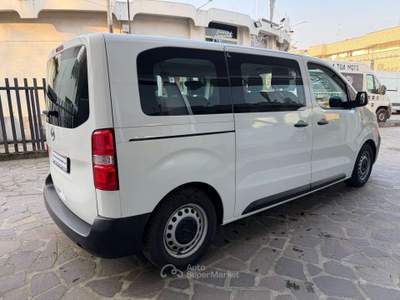 Opel Vivaro Life 2.0 D 150CV S&S PL-TN TRASPORTO SEDIA ROTELLE Bianco usata Cesano Maderno