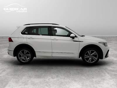 Volkswagen Tiguan 2.0 TDI SCR R-Line 4Motion DSG Bianco usata Lucca