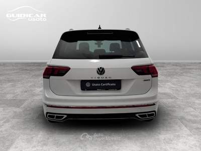 Volkswagen Tiguan 2.0 TDI SCR R-Line 4Motion DSG Bianco usata Lucca