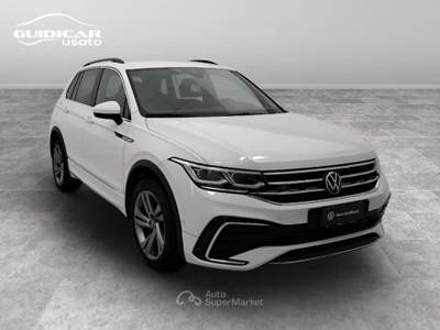 Volkswagen Tiguan 2.0 TDI SCR R-Line 4Motion DSG Bianco usata Lucca