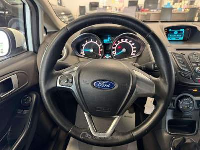 Ford Fiesta Fiesta VI 3p 1.4 Gpl 95cv E6 2015 Bianco usata Latina