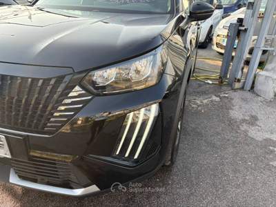 Peugeot 2008 1.2 puretech Allure s&s 100cv Nero usata Ercolano