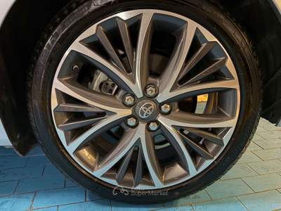 Toyota Yaris Yaris IV 1.5h 130 Lounge Argento usata Milano