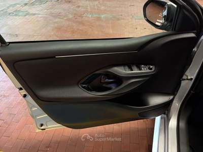 Toyota Yaris Yaris IV 1.5h 130 Lounge Argento usata Milano